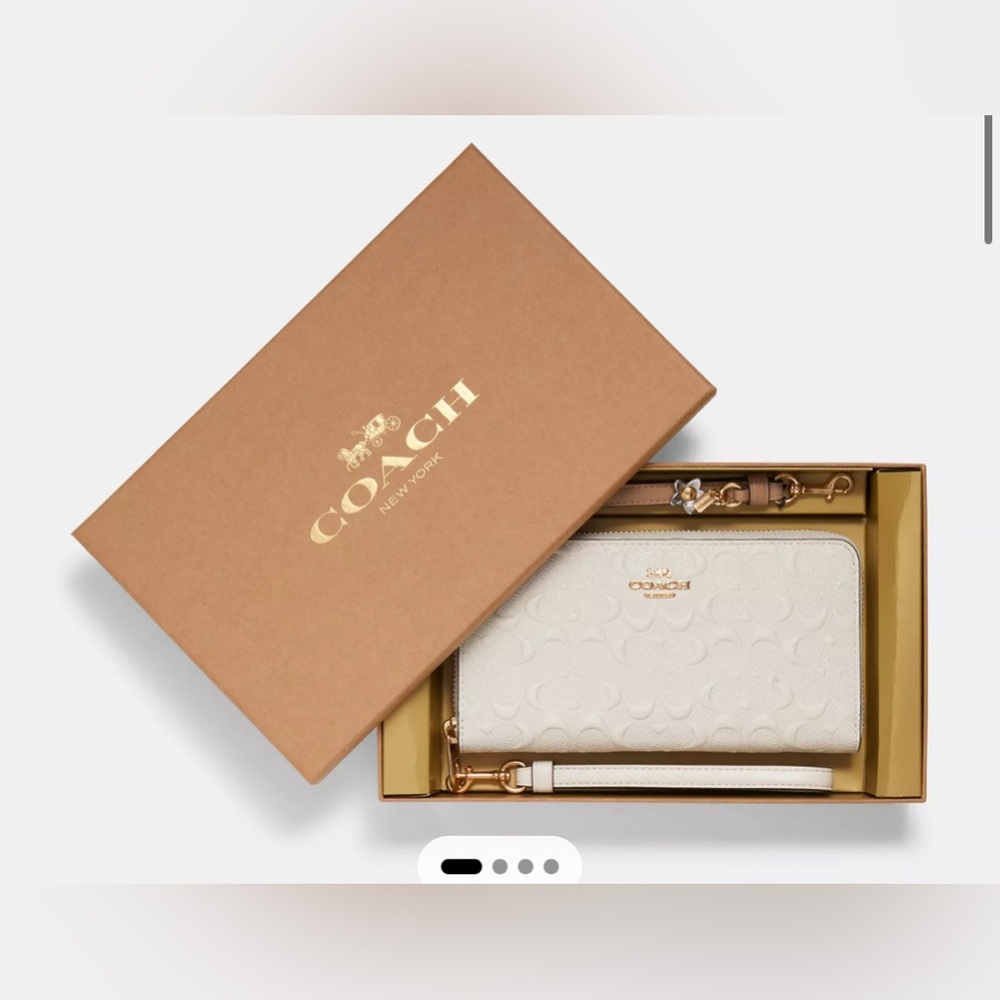 COACH (Never Used) Long Zip Around Wallet in Signature Leather Chalk 🤍